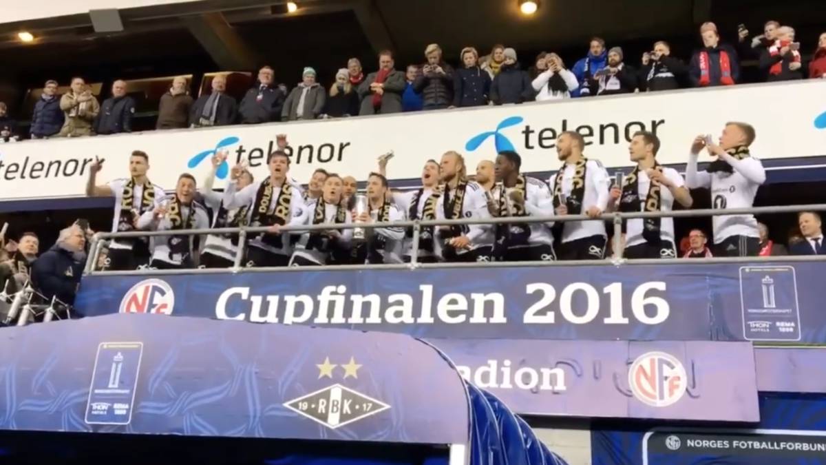 No va más en el Mannequin: el Rosenborg levantando la Copa