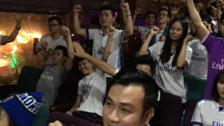 El Mannequin Challenge de la peña de Vietnam tras el derbi