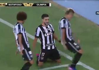 Verdugo de Colo Colo anotó de chilena en triunfo de Botafogo
