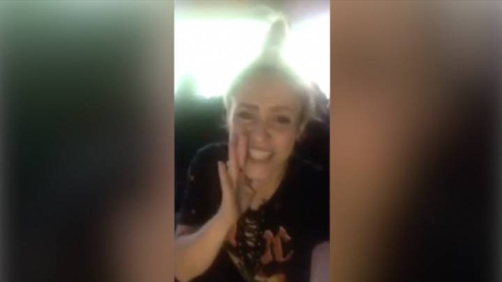 Shakira en el Camp Nou celebrando la remontada del Barcelona por 6-1 ante el PSG