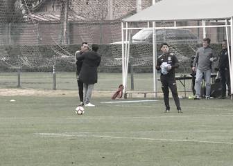 El cordial saludo entre Matías Fernández y el capitán Paredes