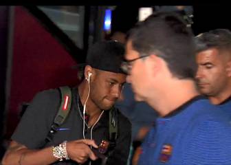 El gesto serio de Neymar en la llegada del Barça a USA
