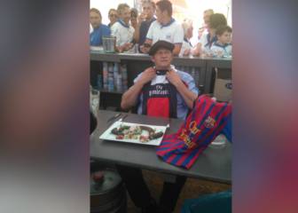 Hombre de palabra nivel extremo: se come una rata por una apuesta del 6-1