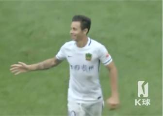 Rubén Castro sigue asombrando en China: la puso en la escuadra