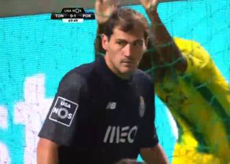 Error de bulto de Casillas: la cara que se le quedó lo dice todo...