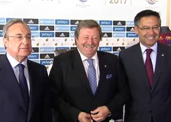 Cara de pocos amigos de Florentino en la foto con el trofeo