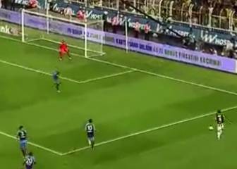 Las 2 asistencias de Isla que Fenerbahce no pudo concretar