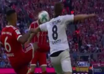 Thiago hace un triple sombrero para sacarse un su rival