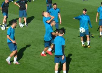 Lucas stops Marcos Llorente with a pop to the nose in Madrid training