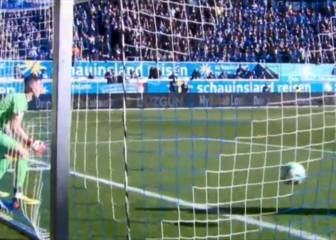 ¿En qué pensaba el arquero? Insólito gol ocurrió en Alemania