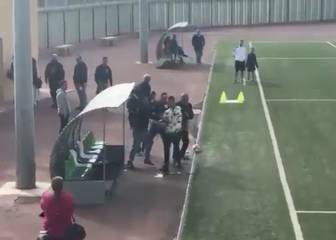 Lamentable escena: un padre y un entrenador, a puñetazos en un partido de niños