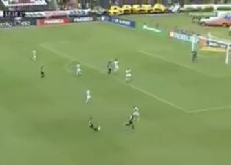No deja de asombrar a Brasil: el último golazo de Rómulo Otero