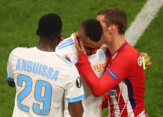 Bonito gesto de Griezmann con Payet: le besó al irse lesionado