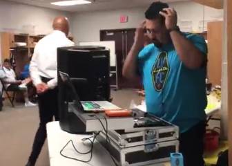 Las Vegas Lights siguen innovando: ahora tienen un DJ en el vestidor