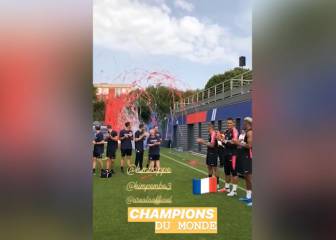 PSG homenajea a sus campeones del mundo