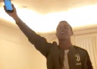 Y llegó el día de la novatada a Cristiano en la Juve: cantando a pleno pulmón y dándolo todo