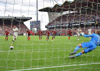El PSG remonta en Guingamp con un exhibición de Mbappé