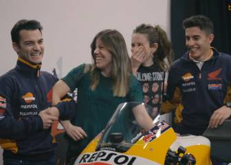 La sorpresa de Márquez y Pedrosa a unos fans durante una foto