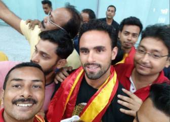 Euforia total en el recibimiento de Enrique Esqueda en la India