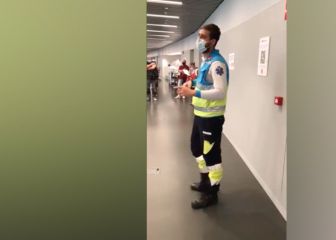 El enfermero que arrasa en Twitter con su discurso a los recién vacunados