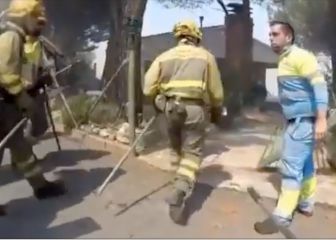 Un sanitario se hace viral tras esta escena en modo 'Superhéroe' con unos bomberos