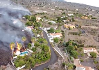 Una estremecedora imagen: la lava se traga una urbanización