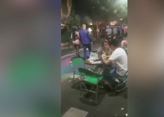 Piden deportar a un holandés por pasear a una mujer encadenada y semidesnuda en Medellín