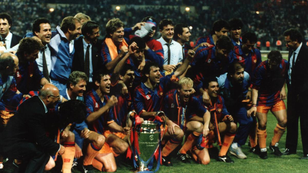 Los jugadores del Barcelona celebran la primera Copa de Europa del club tras ganar a la Sampdoria.