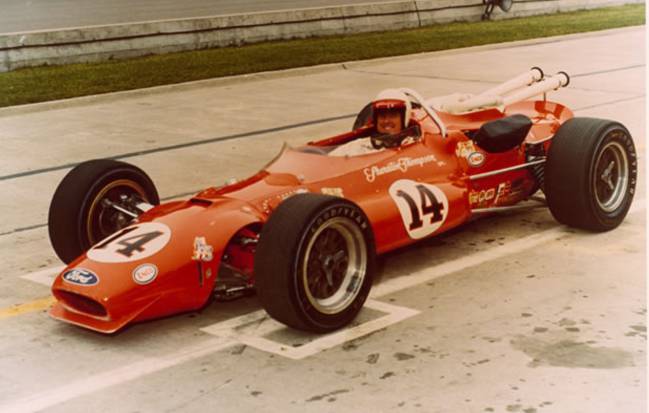 A. J. Foyt, uno de los mitos de la Indy 500, en su victoria en 1967, año que salió AS.