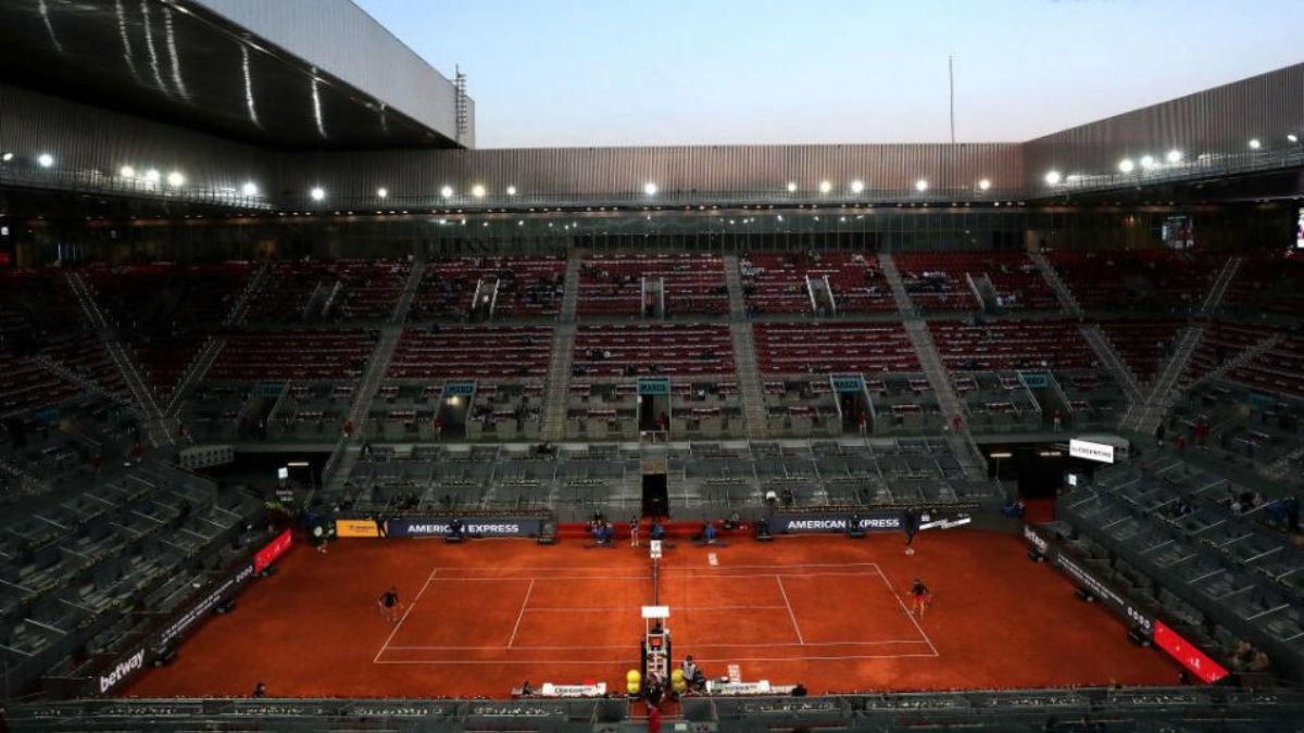 Atp Mutua Madrid Open El Show De Paire Continua