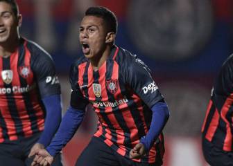 Barrios: gol de cabeza al minuto de su debut midiendo... 1'56