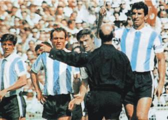 ¿Quién fue Rattín, el 'culpable' de que haya tarjetas en el fútbol?