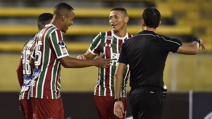 Fluminense y Ponte Preta avanzan en la Sudamericana