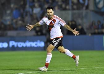 Un gol de Scocco le da la victoria a River en su debut