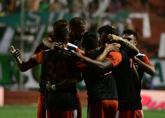 Newell's se impone en penales a Banfield en Santa Fe