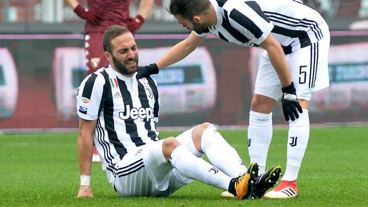 Mala suerte para Gonzalo Higuaín: se lesionó ante el Torino
