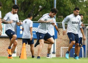 Tevez viaja a Brasil; Gago ya entrena con el grupo