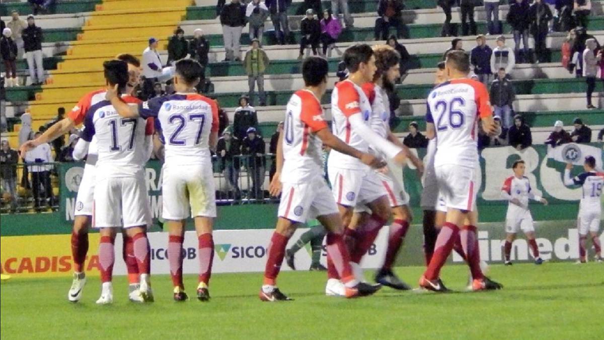 Chapecoense 2-1 San Lorenzo: goles, resumen y resultado ...