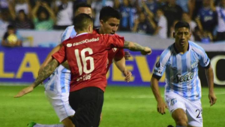 El Decano venció a Independiente en un frenético partido y asciende en la clasificación de la Superliga para ser el nuevo escolta de Racing.