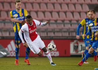 Mateo Casierra del Ajax al Racing de Coudet