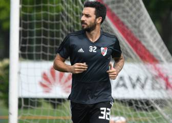 Los suplentes hicieron fútbol sin Scocco, que sintió una molestia