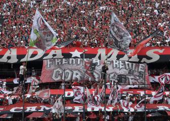 Hinchas de Newell's celebran... ¡con una silla de ruedas!
