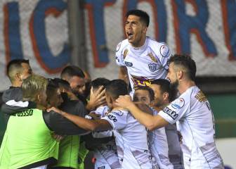 Estudiantes de Caseros dio la gran sorpresa ante Tigre