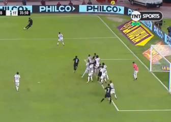 ¿Era Ferreira o Quintero? Tiro libre perfecto para hacer el 3-1