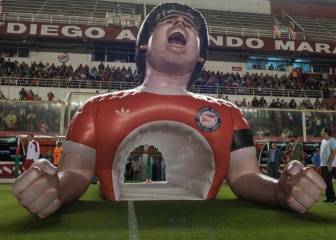 El espectacular homenaje de Argentinos a Maradona: la manga del estadio lleva su imagen