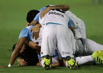 Racing levanta 9º título de liga y se acerca a Vélez