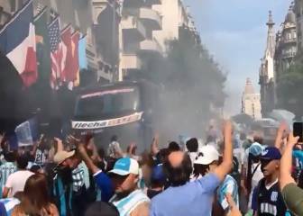 Locura en el hotel de Racing: el banderazo de los hinchas calentó el partido contra Tigre