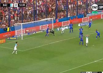 No se lo podía creer: Cvitanich tuvo el primero, pero no acertó