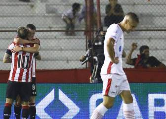 Estudiantes falla en casa