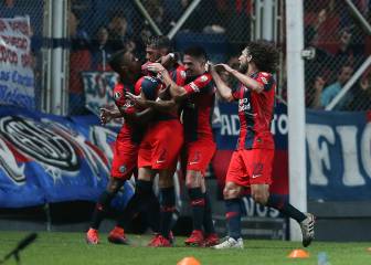 San Lorenzo, con pie y medio en octavos de final